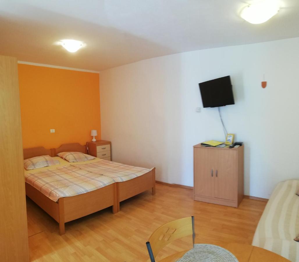Apartma Brnistra Ginestra Koper Exteriör bild